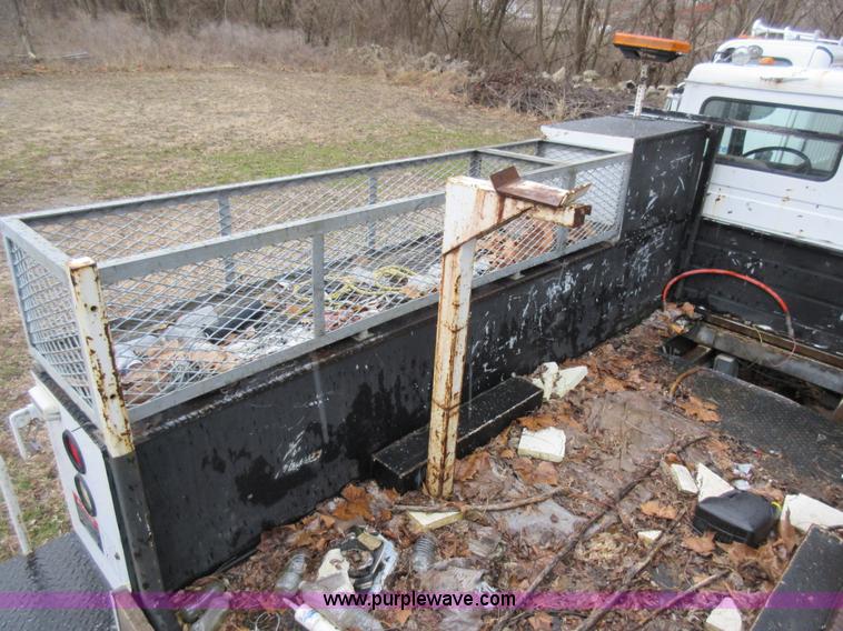 image for item AY9480 2002 Freightliner FL60 service truck