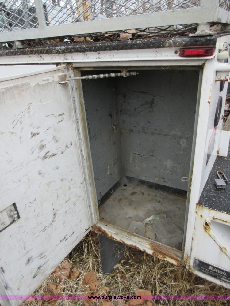 image for item AY9480 2002 Freightliner FL60 service truck