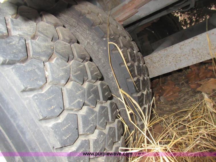 image for item AY9480 2002 Freightliner FL60 service truck