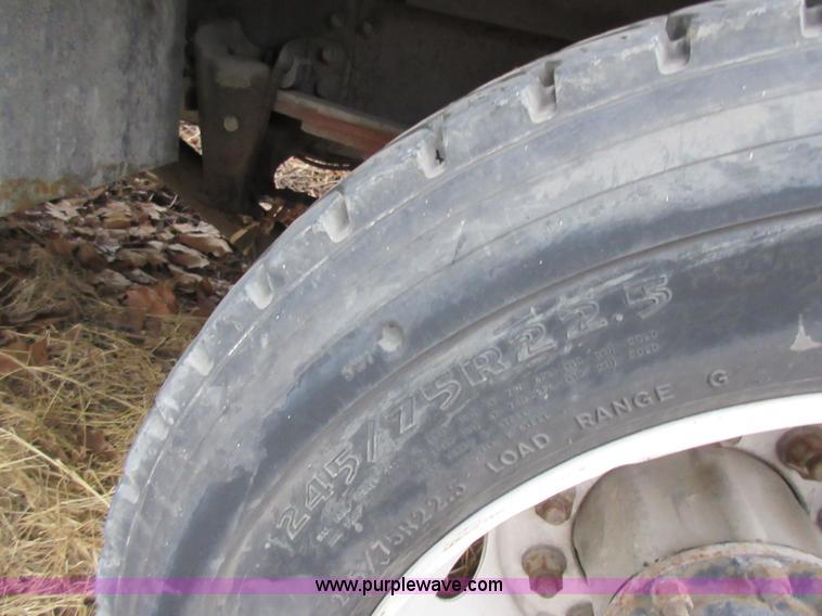 image for item AY9480 2002 Freightliner FL60 service truck