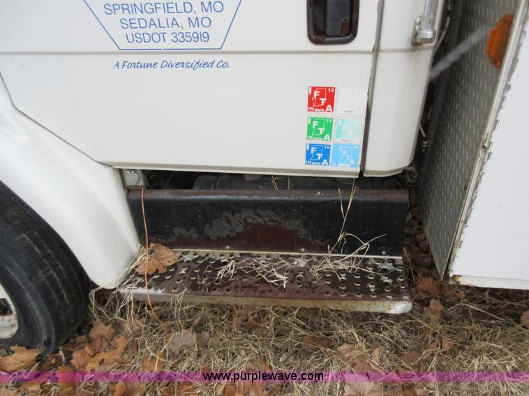 image for item AY9480 2002 Freightliner FL60 service truck