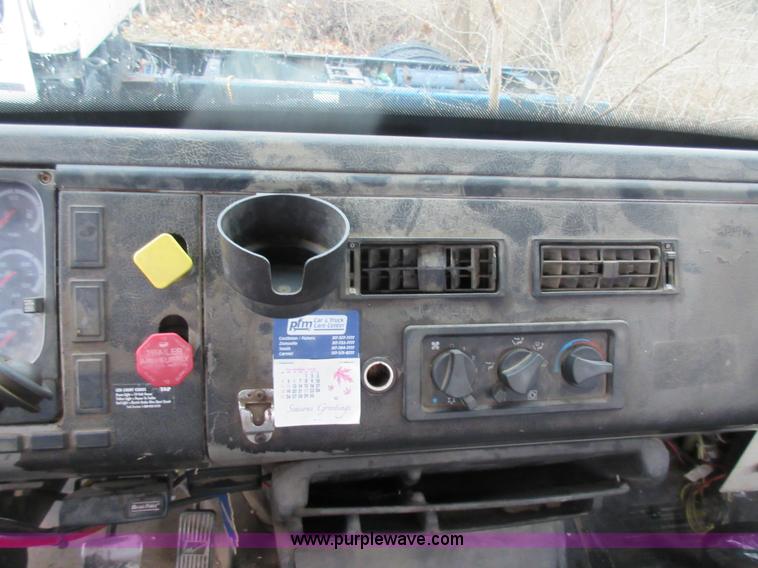 image for item AY9480 2002 Freightliner FL60 service truck