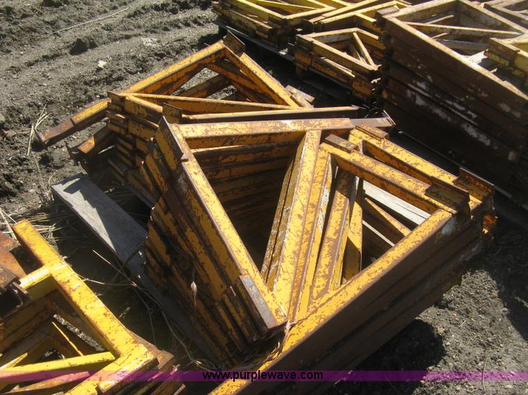 image for item BD9506 Morgen masonry scaffolding