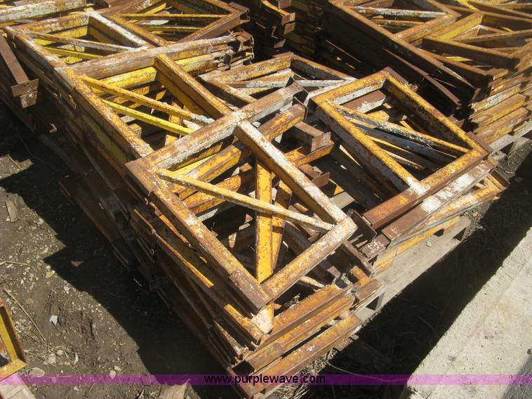 image for item BD9506 Morgen masonry scaffolding