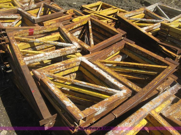 image for item BD9506 Morgen masonry scaffolding