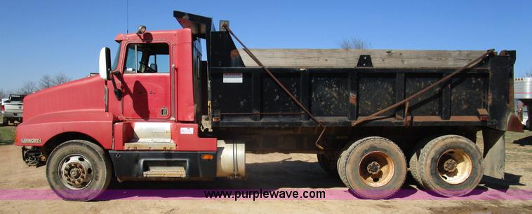 image for item D2398 1992 Kenworth T600 dump truck