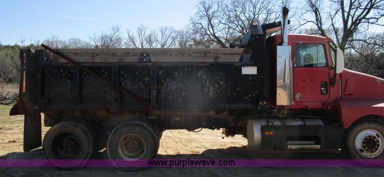 image for item D2398 1992 Kenworth T600 dump truck