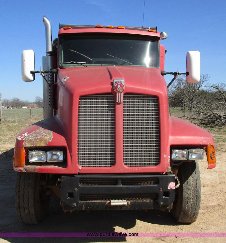image for item D2398 1992 Kenworth T600 dump truck