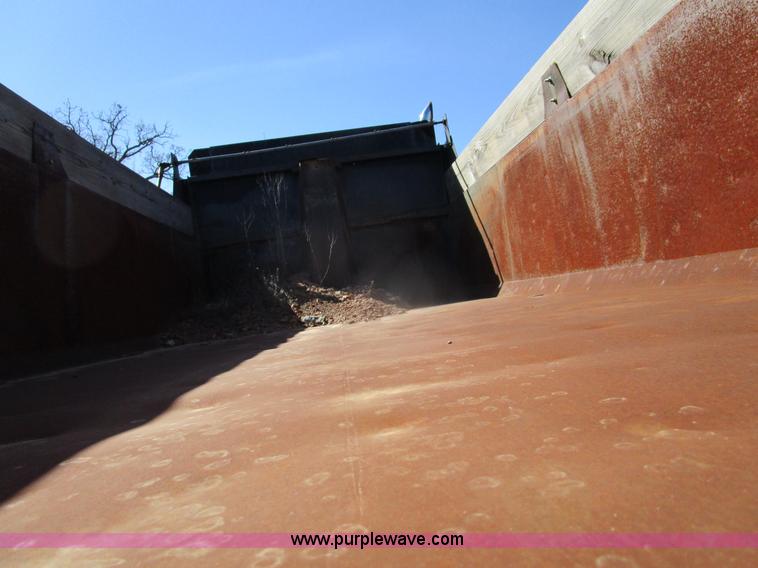 image for item D2398 1992 Kenworth T600 dump truck