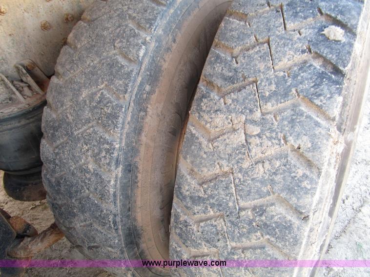 image for item D2398 1992 Kenworth T600 dump truck