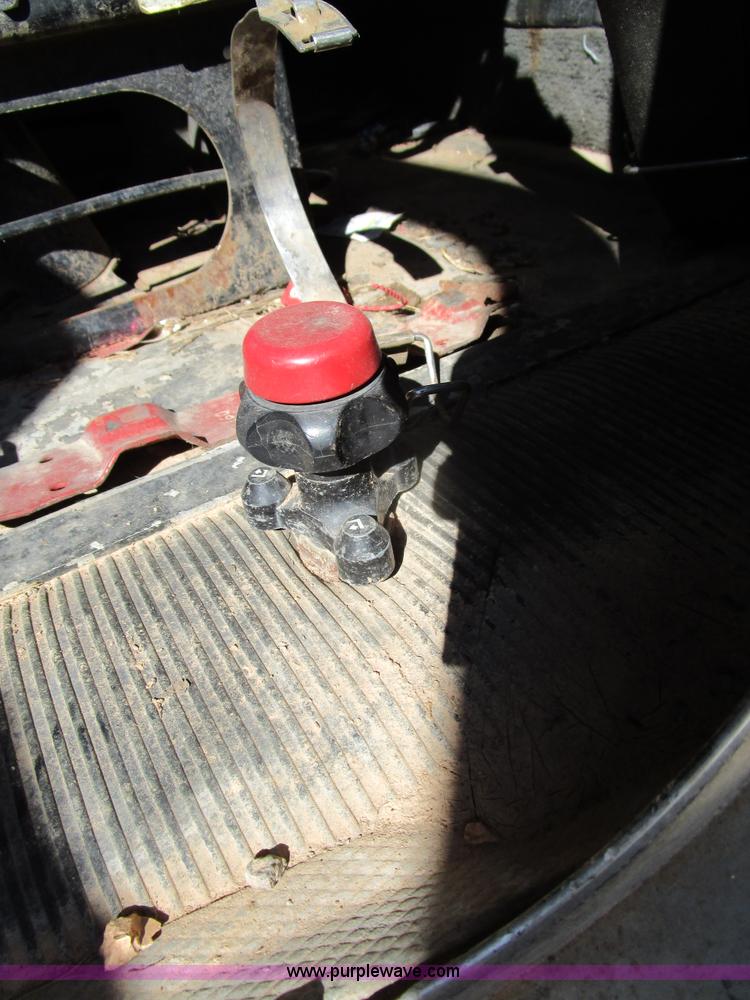 image for item D2398 1992 Kenworth T600 dump truck