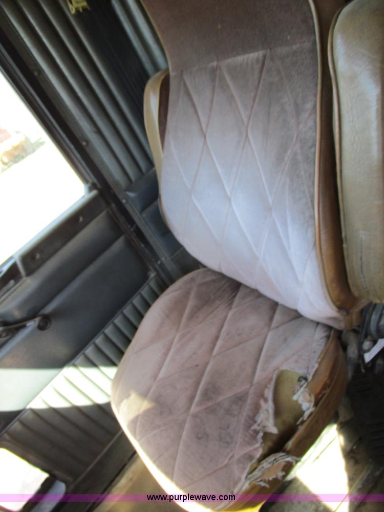 image for item D2398 1992 Kenworth T600 dump truck