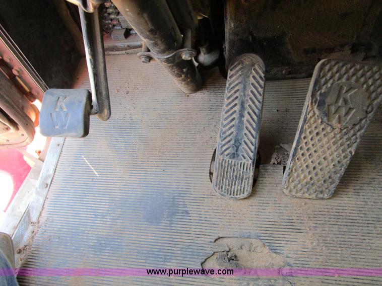 image for item D2398 1992 Kenworth T600 dump truck