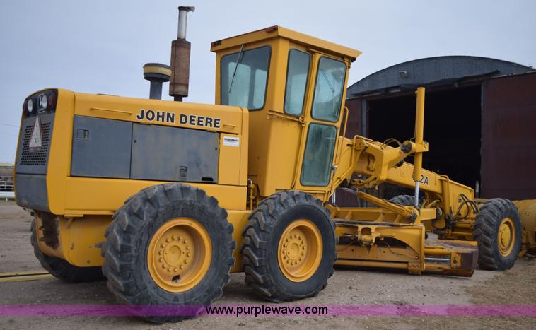 image for item E6200 John Deere 772A motor grader