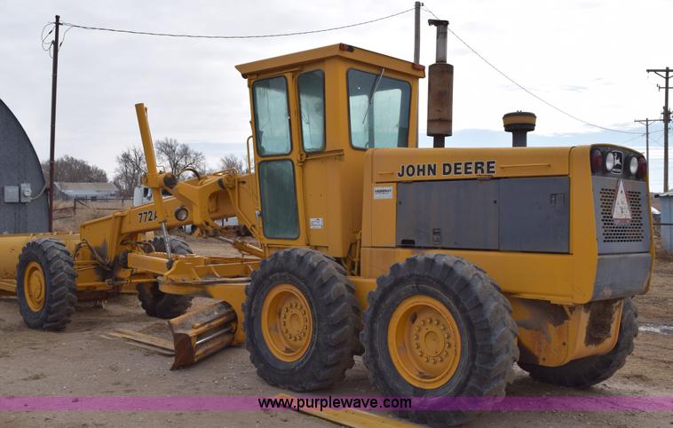 image for item E6200 John Deere 772A motor grader