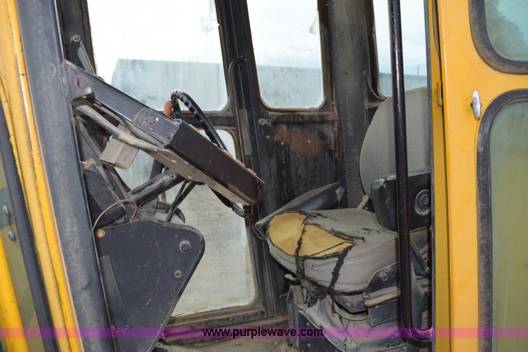 image for item E6200 John Deere 772A motor grader