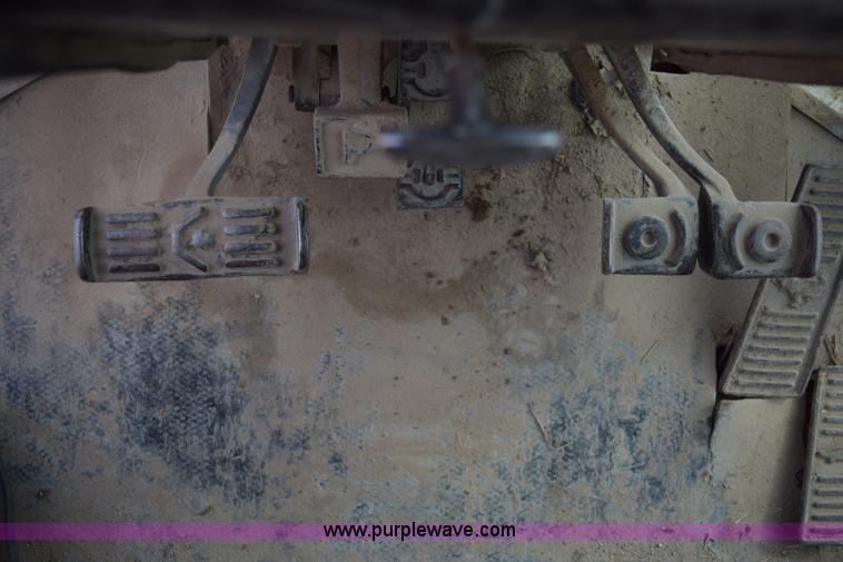 image for item E6200 John Deere 772A motor grader