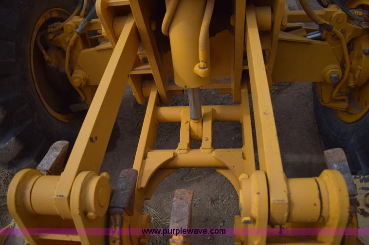 image for item E6200 John Deere 772A motor grader