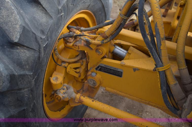 image for item E6200 John Deere 772A motor grader