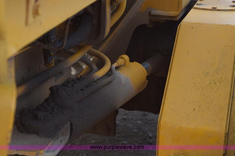 image for item E6200 John Deere 772A motor grader