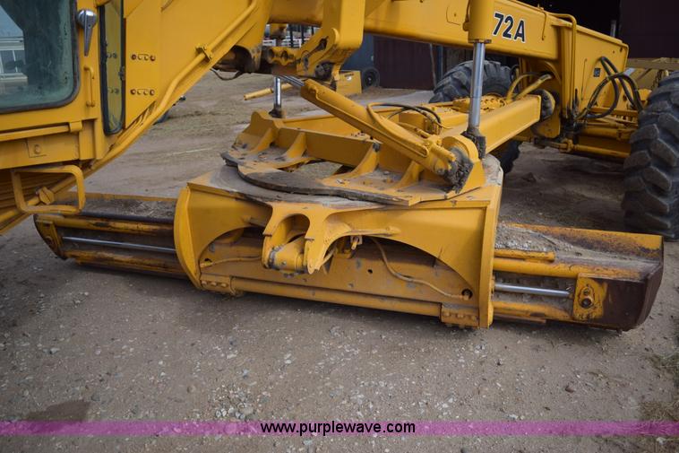 image for item E6200 John Deere 772A motor grader