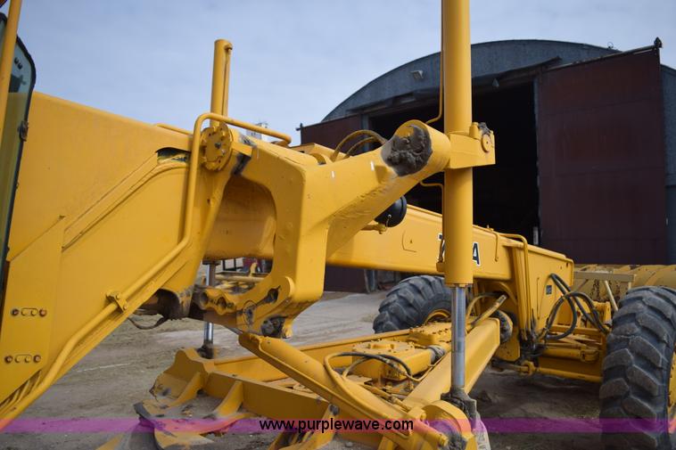 image for item E6200 John Deere 772A motor grader