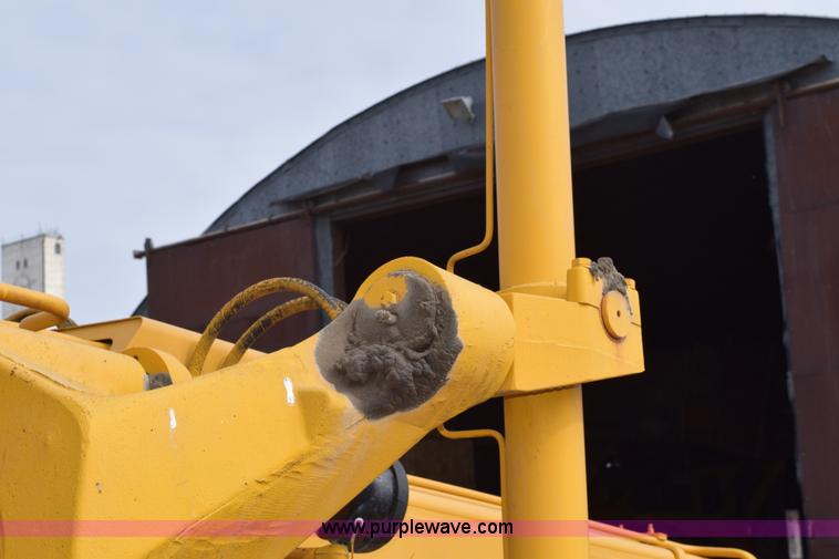 image for item E6200 John Deere 772A motor grader