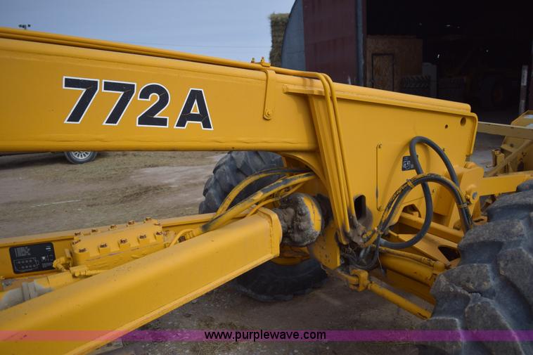 image for item E6200 John Deere 772A motor grader