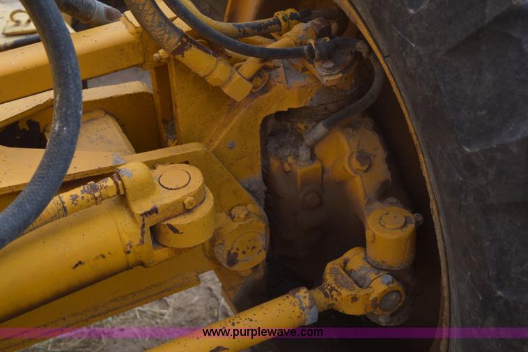 image for item E6200 John Deere 772A motor grader