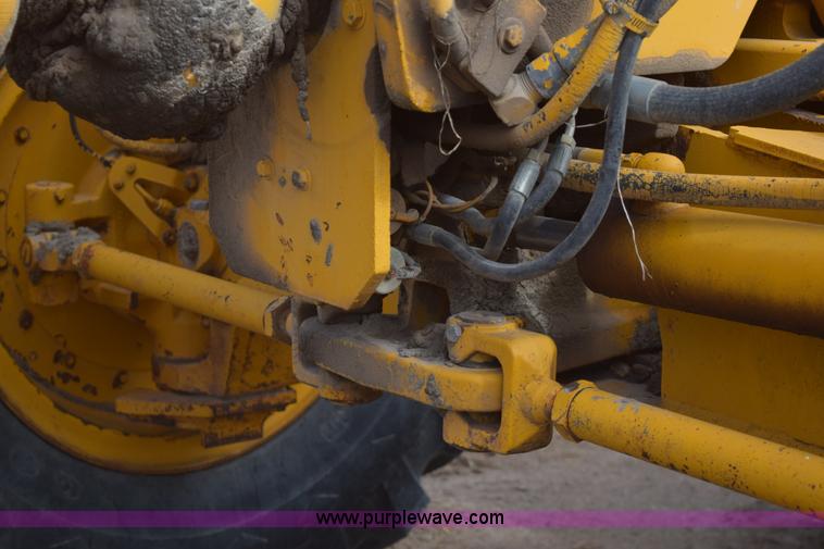 image for item E6200 John Deere 772A motor grader