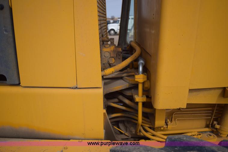 image for item E6200 John Deere 772A motor grader