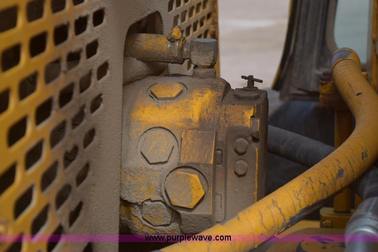 image for item E6200 John Deere 772A motor grader