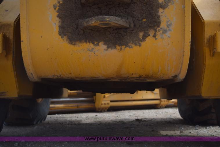 image for item E6200 John Deere 772A motor grader