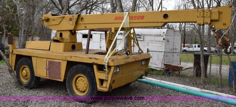 image for item E6277 1975 Broderson RTR701B carry deck crane