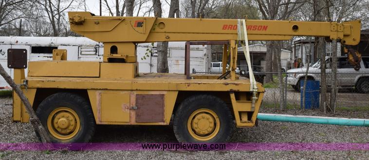 image for item E6277 1975 Broderson RTR701B carry deck crane