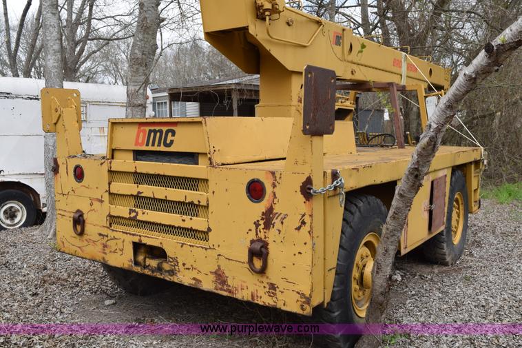 image for item E6277 1975 Broderson RTR701B carry deck crane