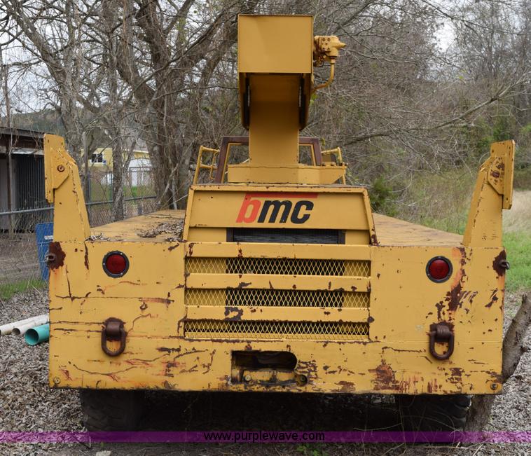 image for item E6277 1975 Broderson RTR701B carry deck crane