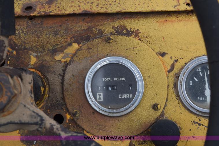 image for item E6277 1975 Broderson RTR701B carry deck crane