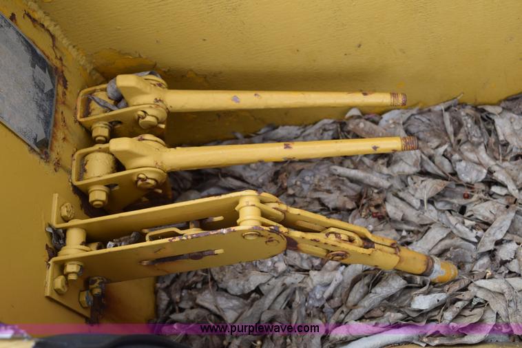 image for item E6277 1975 Broderson RTR701B carry deck crane