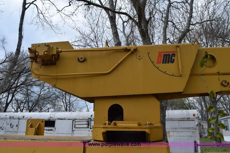 image for item E6277 1975 Broderson RTR701B carry deck crane