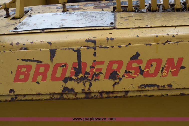 image for item E6277 1975 Broderson RTR701B carry deck crane