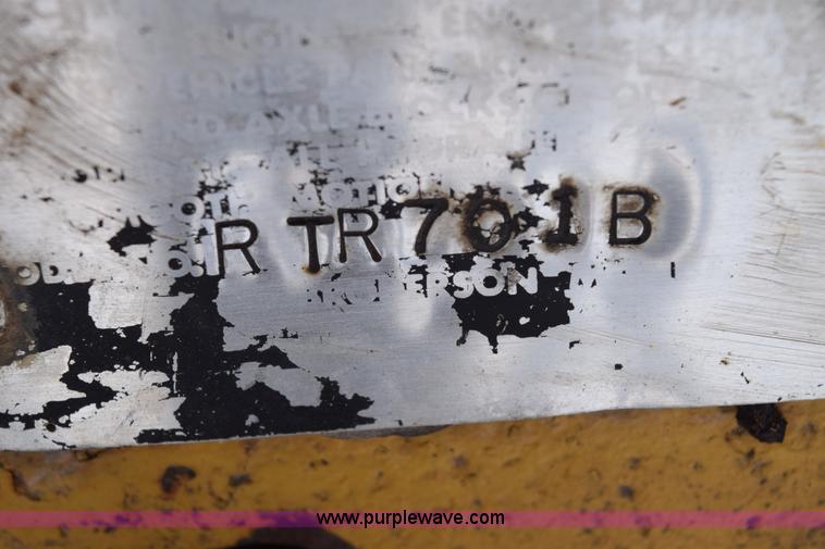 image for item E6277 1975 Broderson RTR701B carry deck crane