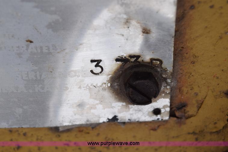 image for item E6277 1975 Broderson RTR701B carry deck crane