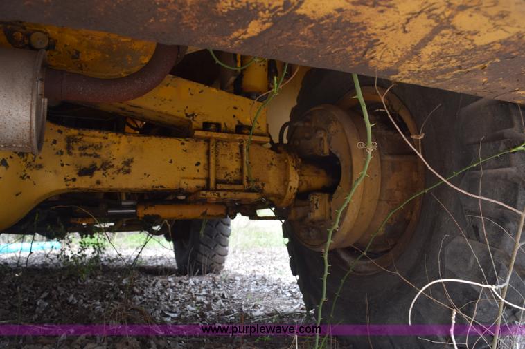 image for item E6277 1975 Broderson RTR701B carry deck crane