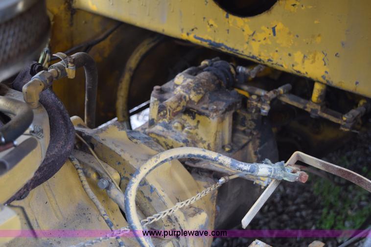 image for item E6277 1975 Broderson RTR701B carry deck crane