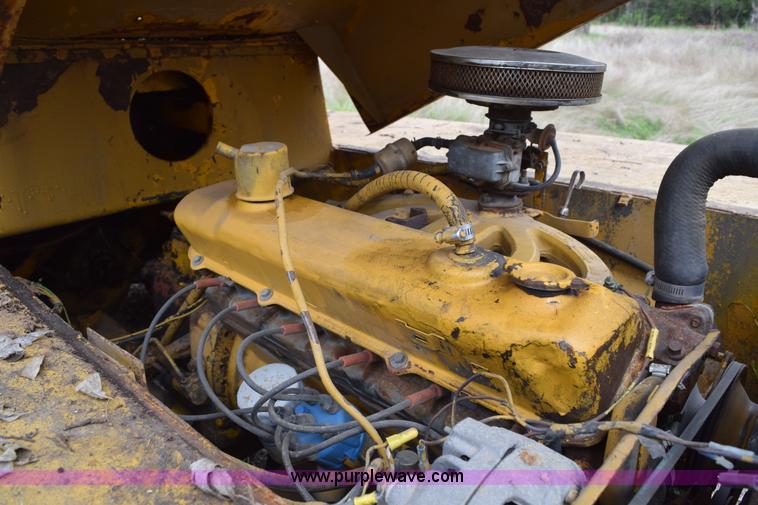 image for item E6277 1975 Broderson RTR701B carry deck crane