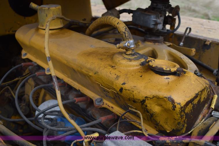 image for item E6277 1975 Broderson RTR701B carry deck crane