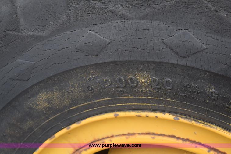 image for item E6277 1975 Broderson RTR701B carry deck crane