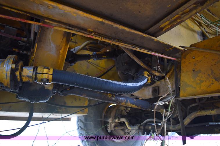 image for item E6277 1975 Broderson RTR701B carry deck crane