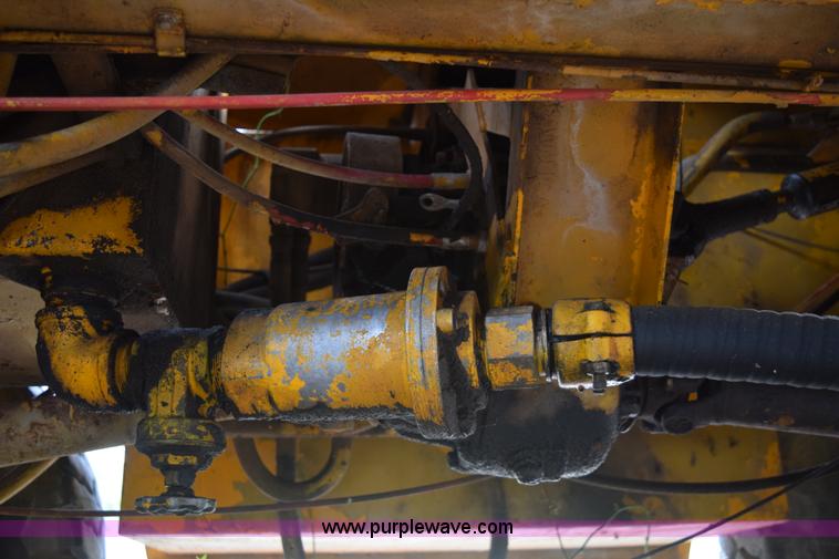 image for item E6277 1975 Broderson RTR701B carry deck crane